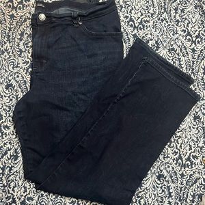***SOLD***.  Lee Jeans, relaxed fit, straight Leg, dark blue size 16